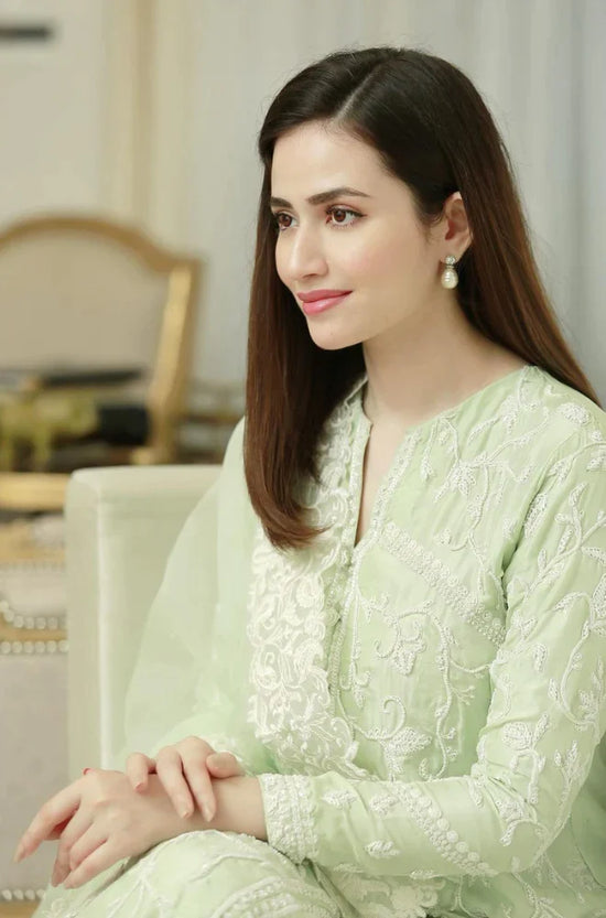 BAREEZE 3PC Embroidered Lawn Suit