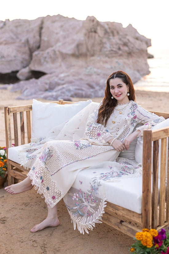 QALAMQAR 3PC Chikankari Embroidered Lawn Set