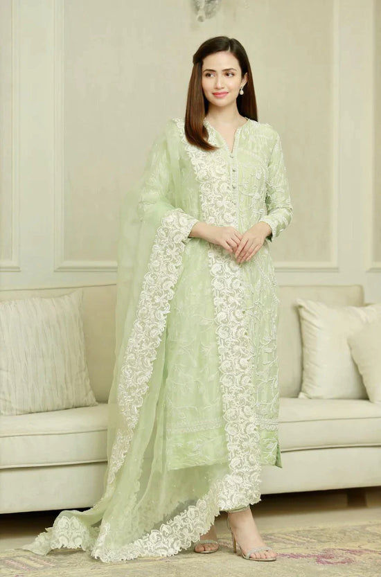 BAREEZE 3PC Embroidered Lawn Suit